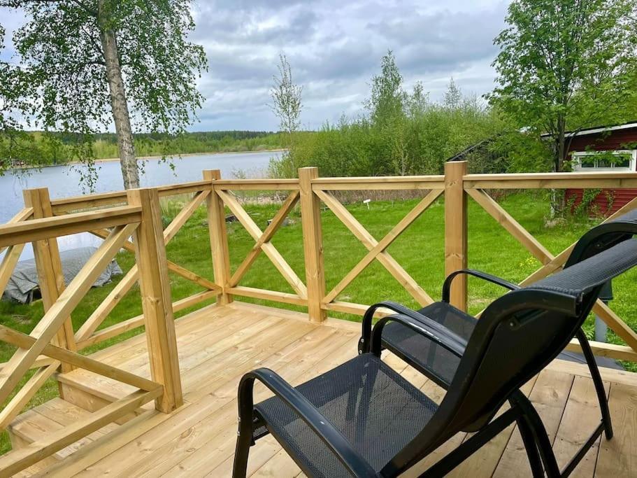 Mysig Stuga Med Sjoetomt, Naera Jaervsoebacken エクステリア 写真