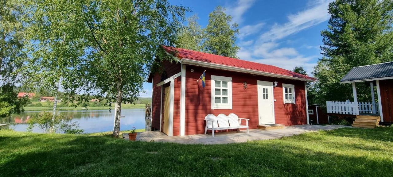 Mysig Stuga Med Sjoetomt, Naera Jaervsoebacken エクステリア 写真